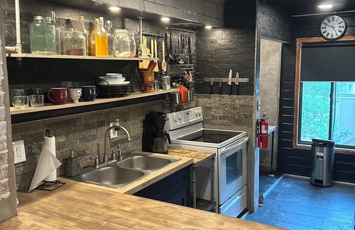 Kirkman South Condo | A cozy rustic NYC inspired Loft located in the oasis of Orlando prime loaction