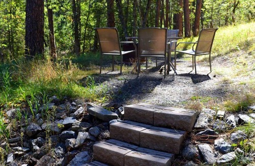 Keystone Cabin | A cute cabin tucked away in the woods. Perfect for romantic get-aways