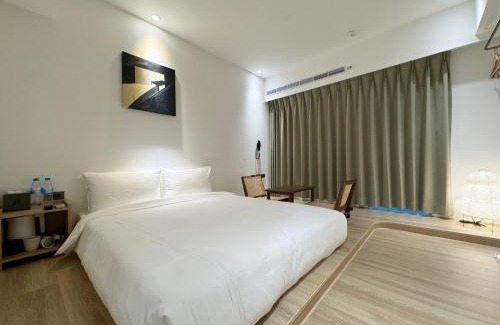 Xitun District Hotel | A Day A Room