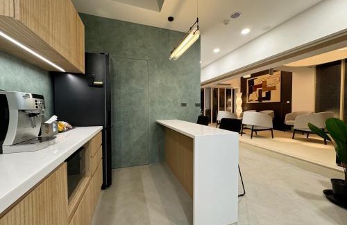 Xitun District Hotel | A Day A Room