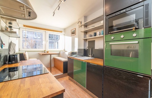 Gifford Apartment | A delightful two-bedroom apartment with private parking space. Sleeps 6.