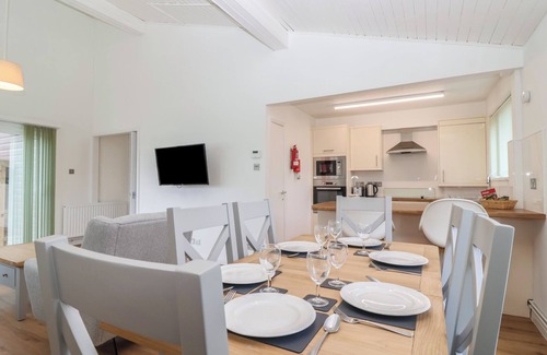 Heligan Cottage | A DEVON DEN AT HARCOMBE HOUSE, family friendly in Chudleigh