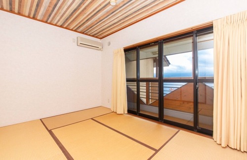 Oishi Cottage | A Dshaped cottage for 4 to 6 people overlooking /Minamitsuru-gun Yamanashi