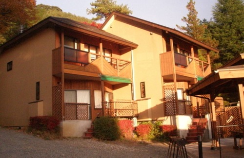 Oishi Cottage | A Dshaped cottage for 4 to 6 people overlooking /Minamitsuru-gun Yamanashi