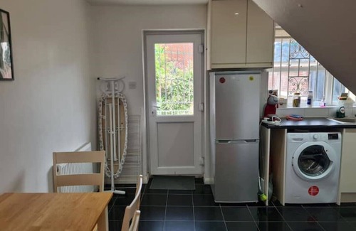 East Walworth House | A fabulous 4-bedroom house with 2parking space.