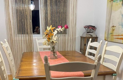 Brossard House | A family friendly 3-bedrooms bungalow with a great location