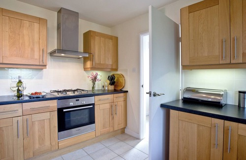 Brixham Cabin | A family friendly retreat with large garden, close to a secluded cove.
