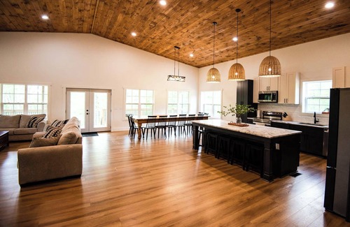 Creola House | A family oasis located in the heart of Hocking Hills.