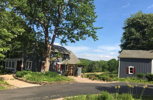 Naples House | A Farmhouse Getaway in the Hills of the FingerLakes