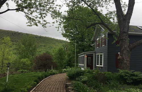 Naples House | A Farmhouse Getaway in the Hills of the FingerLakes