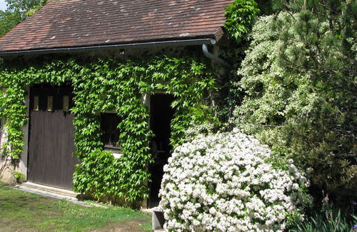 Genis House | A fine 3-bedroomed Périgourdine house, ideal for family holidays.