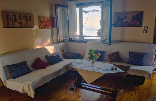 Metamorfosi House | A first floor beachfront apartment at Metamorfosi Sithonia for 5 guests