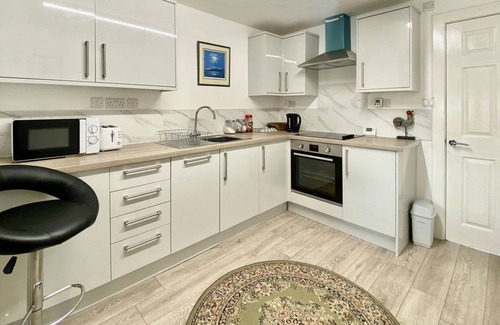 North Tidworth Cottage | A first-floor studio apartment in the centre of Tidworth.