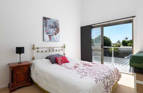 Tin Can Bay House | A Fishermans Haven Villa 1