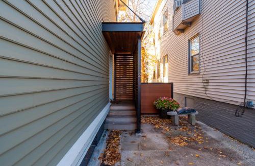 East Bayside Apartment | A Foodies Delight and Cumberland Charm