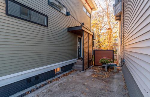 East Bayside Apartment | A Foodies Delight and Cumberland Charm