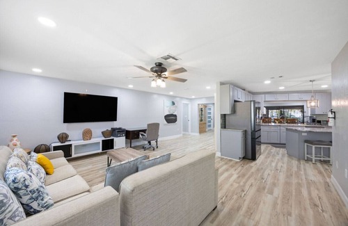 Fort Myers Shores House | A Forest Pool Calloosahatchee River Retreat