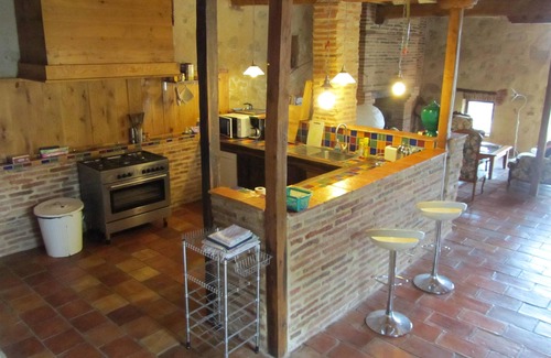 Labastide-Saint-Georges Cottage | A former coach inn in the XVII, in the heart of the country cocaine