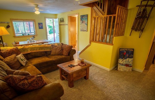 Garfield Ski Chalet | A-Frame Cabin: 3 Bed, 2 Bath - 10 Minutes away from Monarch, CO