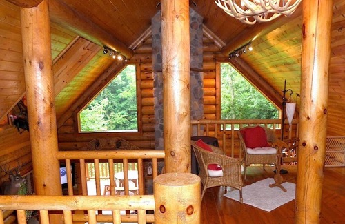 Harpers Ferry Cabin | A-Frame Cabin 5Bd/3bath, Hot Tub & Swimming Pond