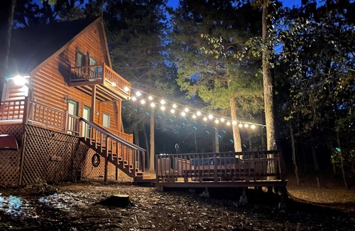 Whispering Hills House | A-Frame Cabin- Seasonal Hot tub, playset, dogs welcome!
