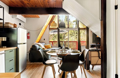 Arrowbear Lake Cabin | A-Frame Casita + Wi-FI + EV Charger + Views + Hiking!