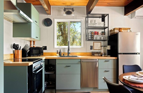 Arrowbear Lake Cabin | A-Frame Casita + Wi-FI + EV Charger + Views + Hiking!