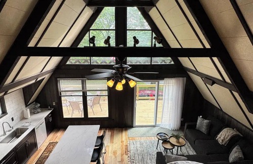 West Salem House | A-Frame Cozy Cabin/HOT TUB/Sleeps 6