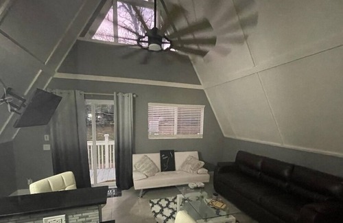 Homosassa Cottage | A-frame house, 10 mins from Homosassa river, fits 6 people!