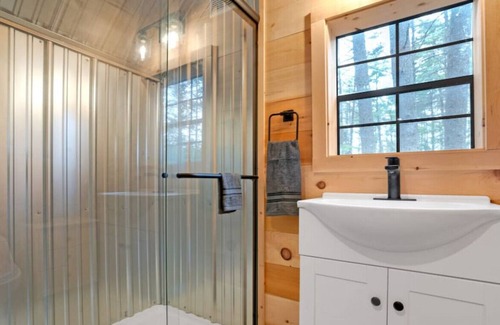 Oxford Cabin | A-Frame Retreat w/ Hot Tub