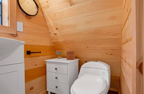 Oxford Cabin | A-Frame Retreat w/ Hot Tub