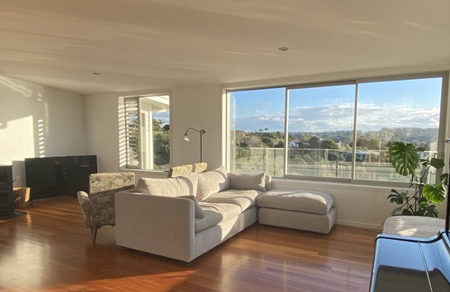 Kerikeri House | A fully equipped house with spectacular views, close to town and Bay of Islands.