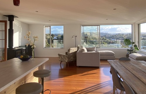 Kerikeri House | A fully equipped house with spectacular views, close to town and Bay of Islands.