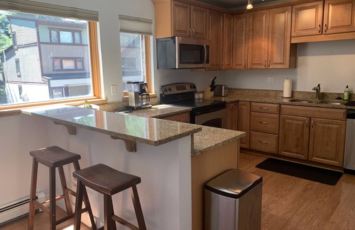 Intermountain House | A Fully Stocked and Remodeled 3 BR Vail Modern Condo in amazing West Vail!