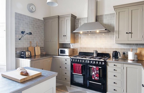 New Town Apartment | A fusion of Georgian and Modern. Impeccably furnished with excellent attention to detail!