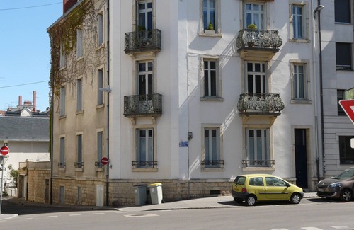 Faubourg North Apartment | 'a garden in the city': calm and charm close to the city center, with garage