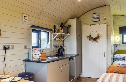 Lampeter Cottage | A fabulous pod sat in 115 acres of farmland with private hot tub.