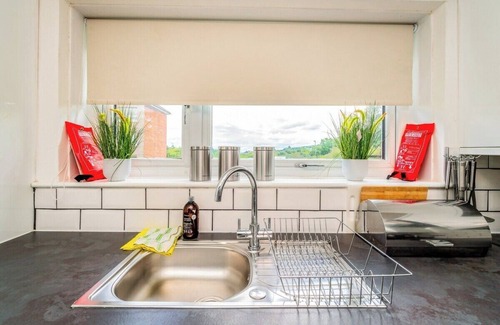 Greenock Apartment | A Gem in Greenock - Sleeps 8