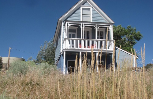Eureka House | A Ghost Town Getaway: Peace, Quiet and Comfort on the Loneliest Road in Amercia