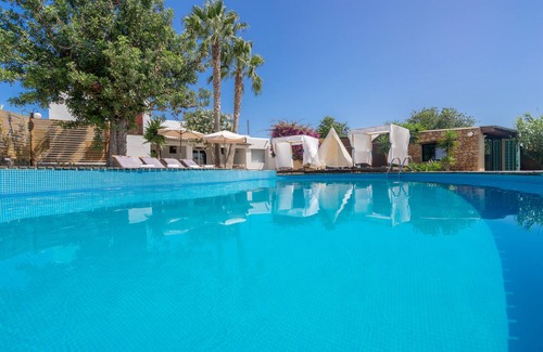 Sant Josep de sa Talaia Cottage | "A good space for good friends"