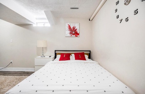 Brampton West House | A gorgeous room with Kitchen and private washroom, close to YYZ Airport