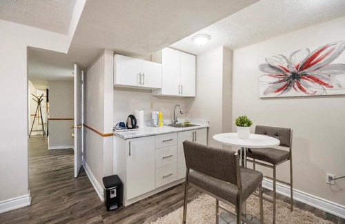 Brampton West House | A gorgeous room with Kitchen and private washroom, close to YYZ Airport