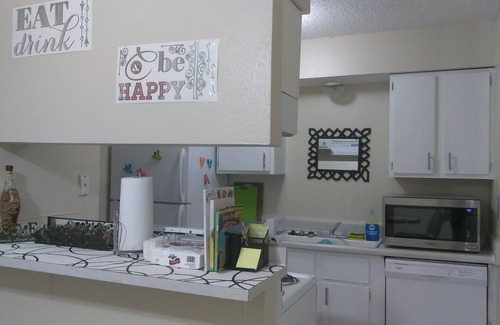 Warr Acres Condo | A GREAT FIND! Discounts for this Lovely, Clean, Colorful & Comfy 2B/2B Condo!