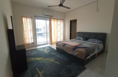 Lumut House | A&H Homestay Teluk Senangin