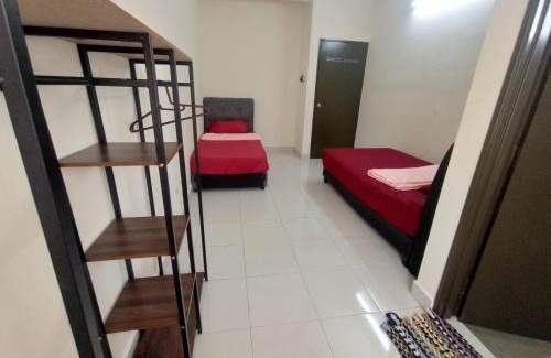 Lumut House | A&H Homestay Teluk Senangin