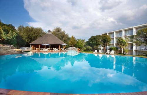 Maseru Apartment | A Haven of Comfort & Convenience! Outdoor Pool, Casino, FREE Parking Onsite!