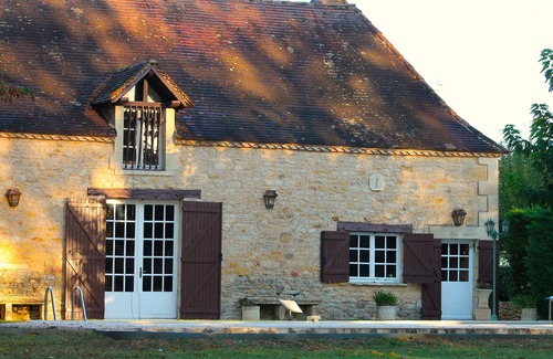 Fleurac Cottage | A Haven of Peace in the Heart of Perigord Les Eyzies. n19th Century House Pool.