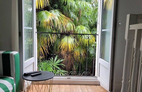Bizanos Apartment | A haven of peace in the heart of the city