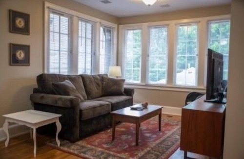 Northside District Apartment | A hidden gem in Lexington's Historic District