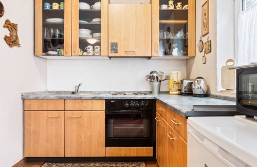 Oberveischede Apartment | A holiday home for 2 persons in a deer park